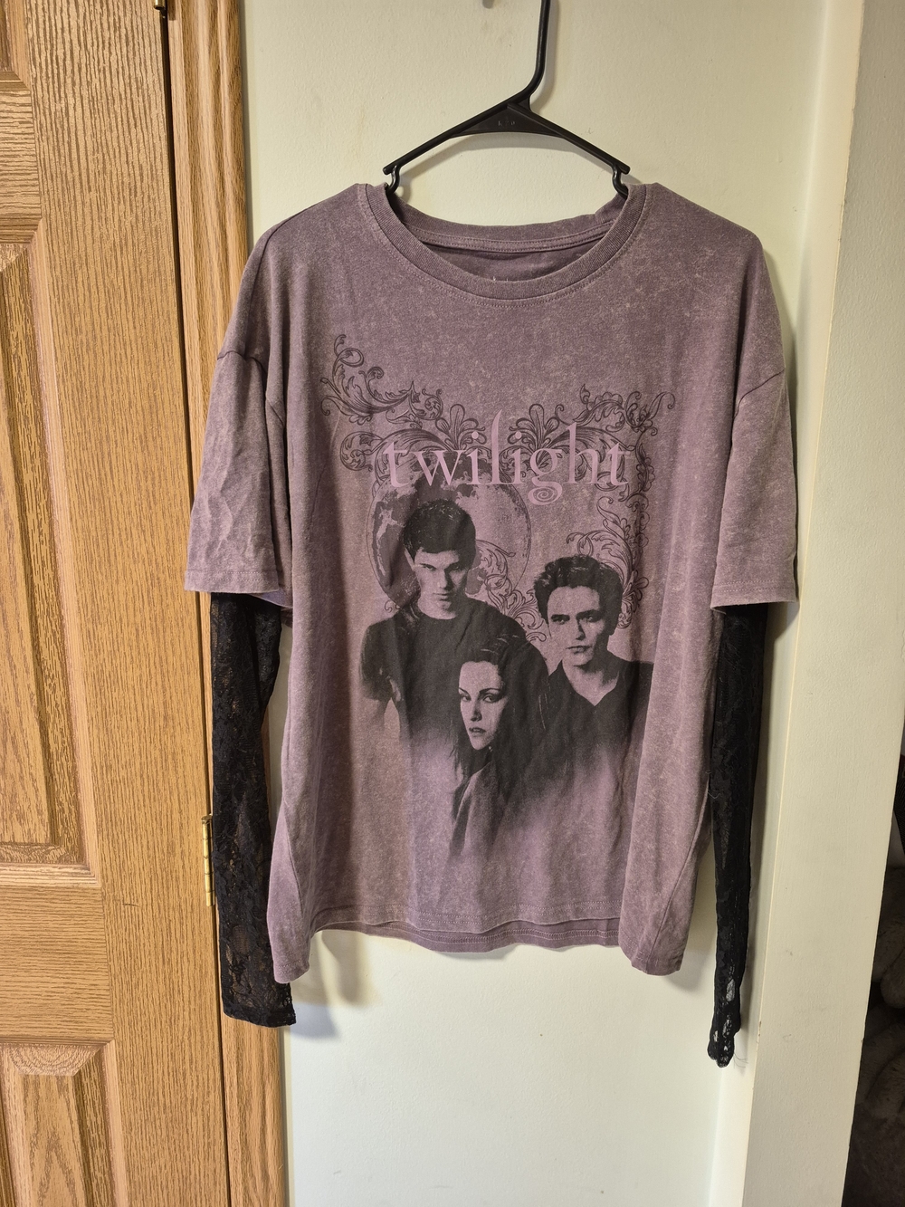 The Twilight Saga Long Sleeve Black Lace Graphic T-Shirt Small "VIRAL Y2K"